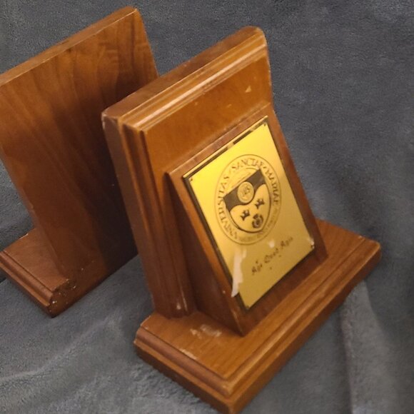 2 Vintage solid wood book end holders with eastcoast plaque on them - Picture 3 of 6